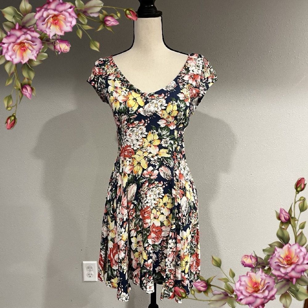 Abercrombie and Fitch Cap Sleeve Fit Flare Floral Dress w/ back cut out‎ dress